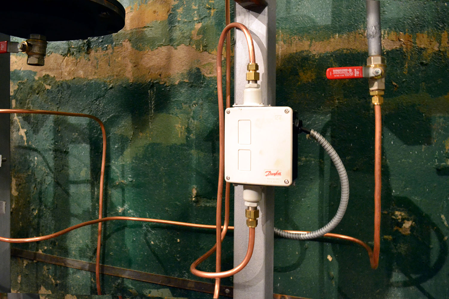 Реле для контроля давления Danfoss в системе отопления